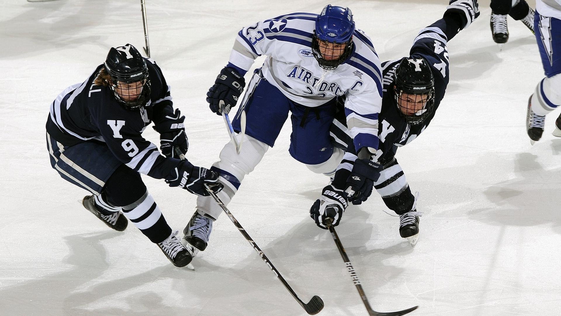 基:他用扎实的防守功底帮助全黑队从容应对对手的强攻,基lof