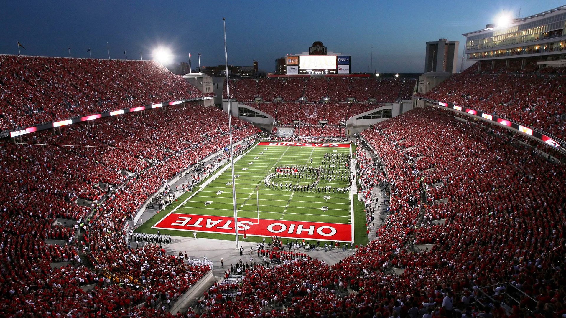 安东·李恩:全黑队中场的“调度员”,准确判断每一次进攻时机